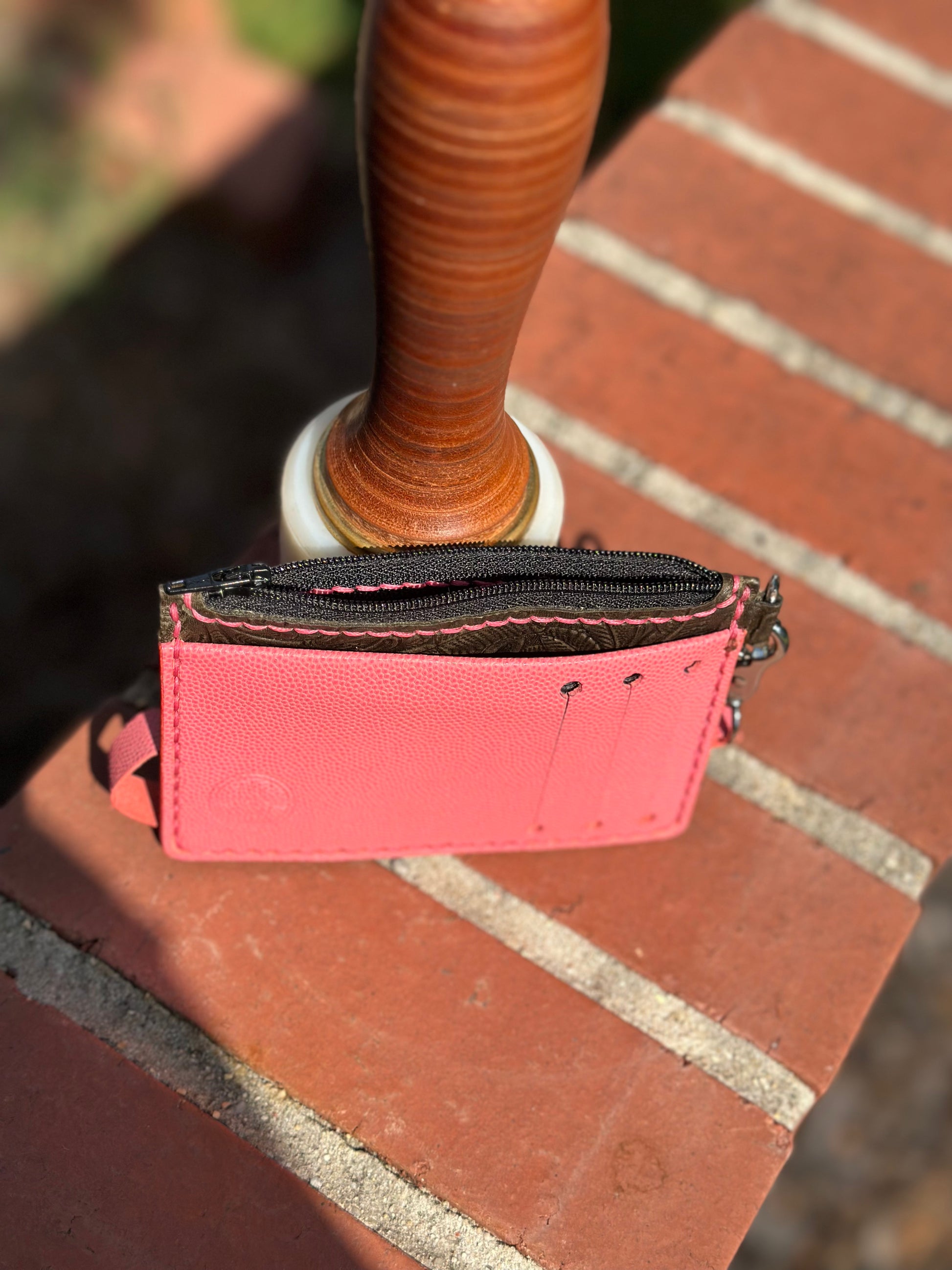 Women’s Wristlet Wallet