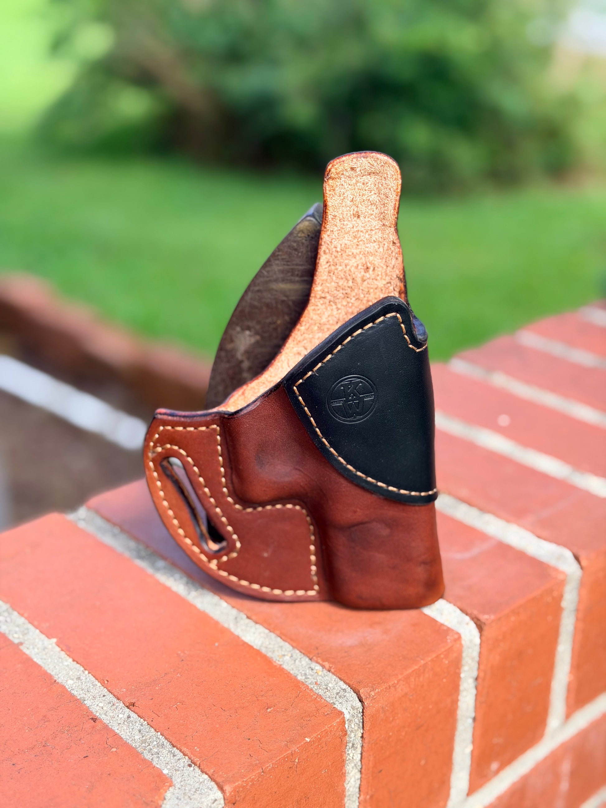 Glock 19 Leather Holster with Optional Optic Cut